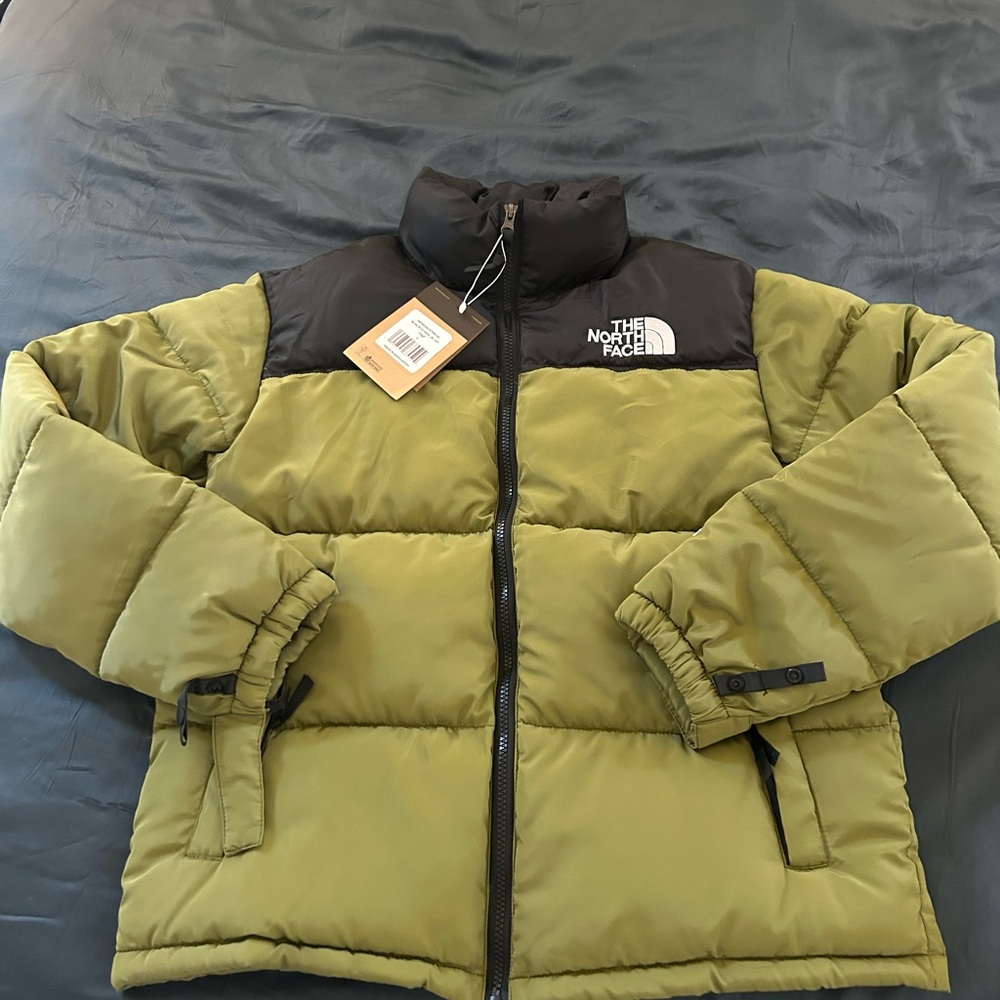 The North Face look a like Olive Puffer Jacket